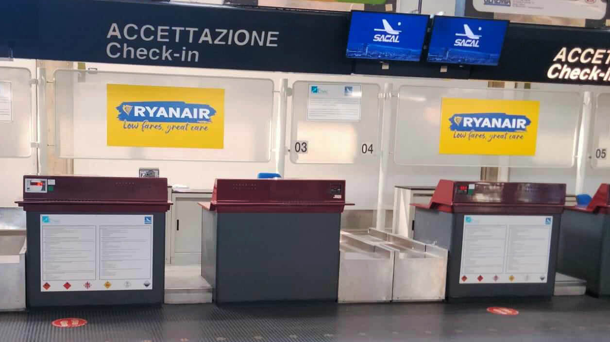 Cartelloni Ryanair Aerostazione Reggio Calabria